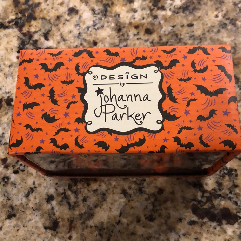 NIB Johanna Parker Pumpkin Salt and Pepper Shakers - Picture 2 of 3